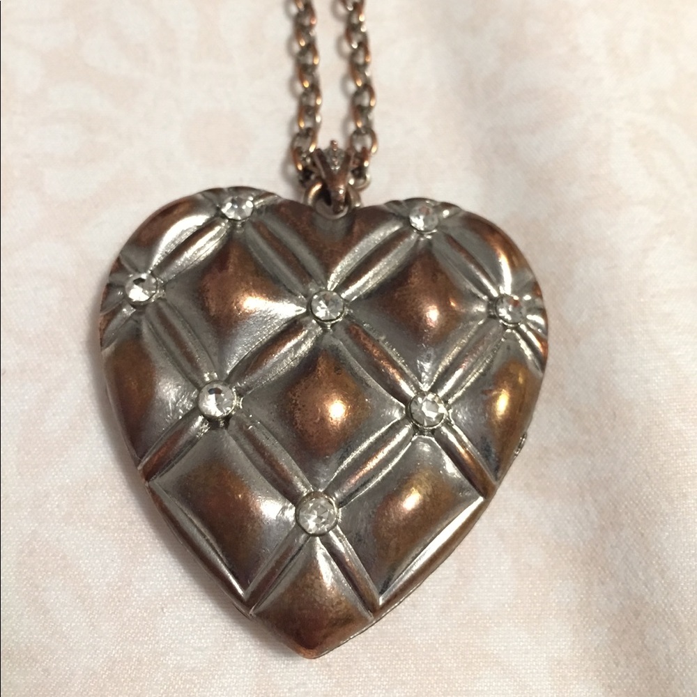 F21 long heart pendant necklace